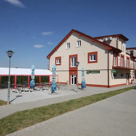 Mobilheimy U Prehrady Hotel Horni Dunajovice Exterior photo
