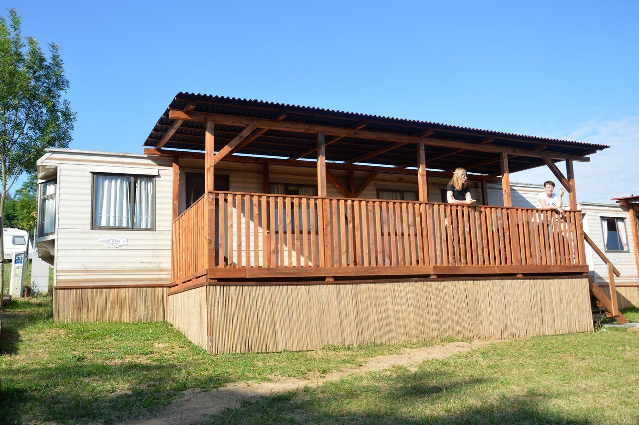 Mobilheimy U Prehrady Campsite